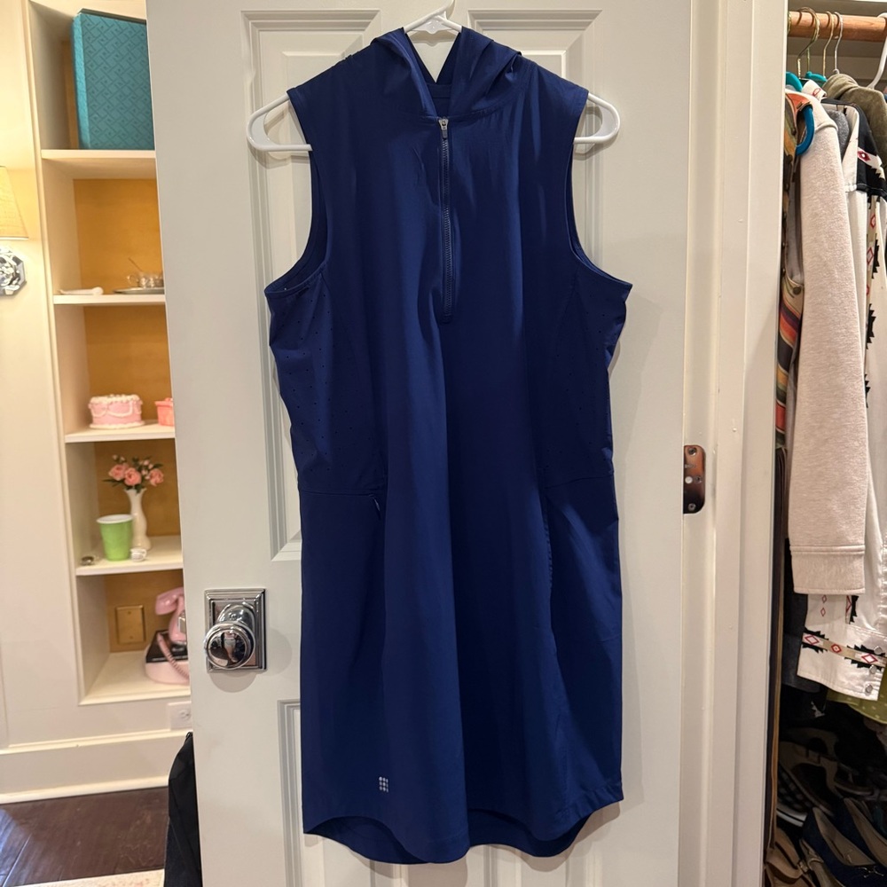 Title Nine Boom Sleeveless Hoodie Dress Navy Blue size 8 Athleisure Athletic - Picture 2 of 10
